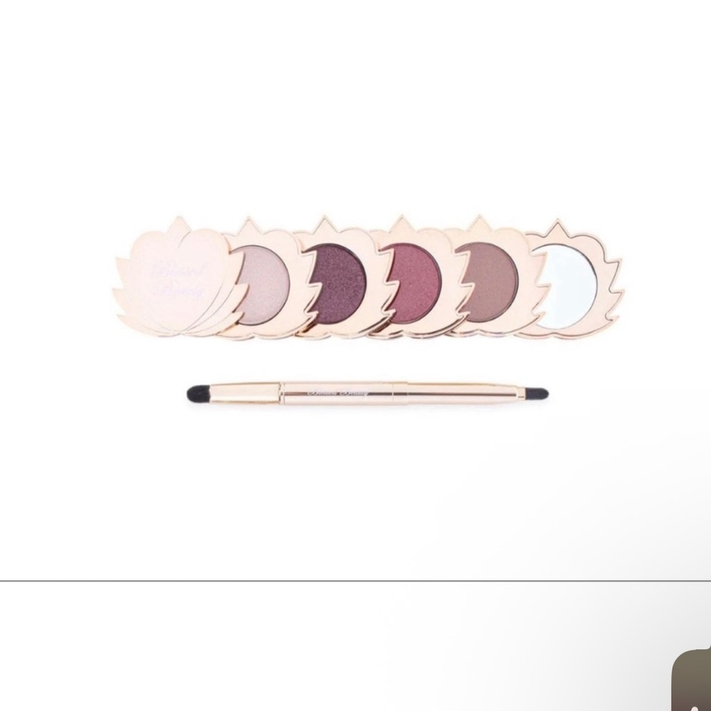 Blessed Beauty Natural Eye
Shadow Set NIB